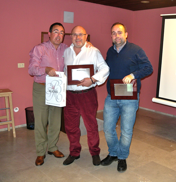 de izquierda a derecha - Sr. Fernando Mozo, Dr. Alberto Fernández y Dr. Alberto González.